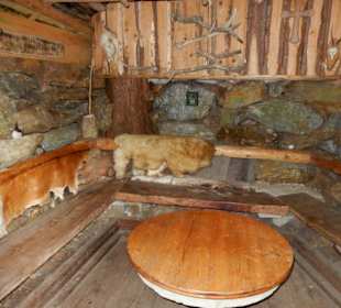 Innere der Hütte