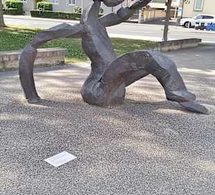 Die Skulptur „Entwurf für eine große Figur II“