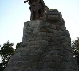 Denkmal für die russischen Gefallenen von rechts