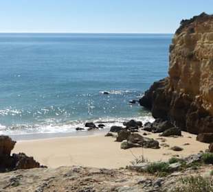 An der Praia de Albandeira bei Benagil