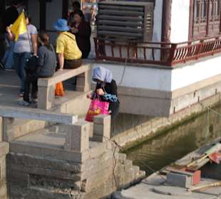 Die Fischerin mit Sonnenschutz