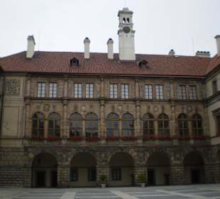 Nádvoří zámku v Nelahozevsi