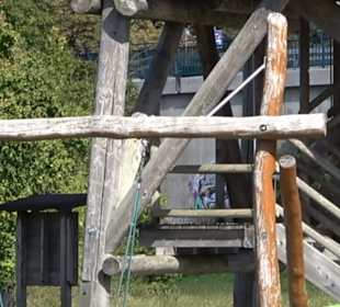 Schaukelweg an der Donau