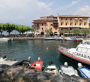Hafen Torri del Benaco