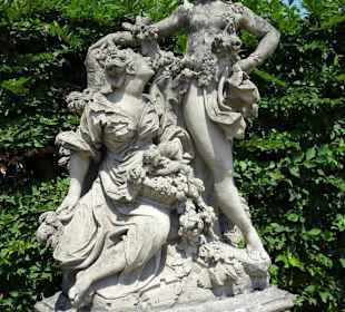 Skulpturen im Schlossgarten von Veitshöchheim