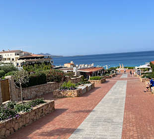 Strandpromenade Baja Sardinia