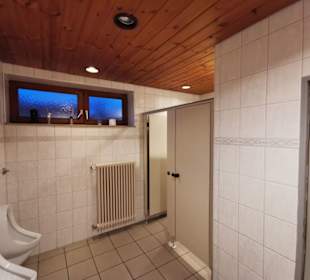 Saubere Herrentoilette