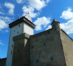 Średniowieczna twierdza Hermannsfeste