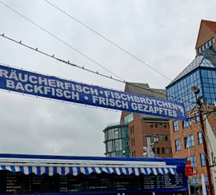Am Stadthafen gibt es Fischbrötchen
