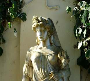 Staute im Garten von Achillio
