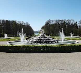 Brunnen mit Fontänen