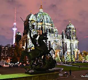 Berliner Dom beim Festival of Lights