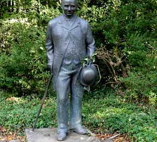 Denkmal für den ehemaligen Besitzer