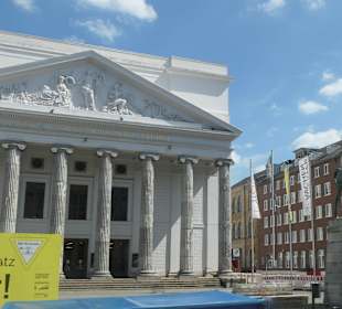 Das Stadttheater von Aachen auf dem Theaterplatz