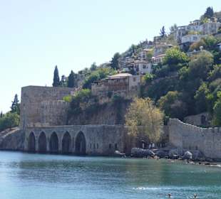 Ganz rechts die Stadtmauer, dahinter die Alte Werf