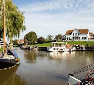 Museumshafen mit Raddampfer