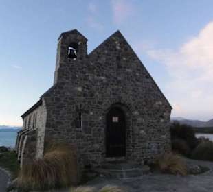 Kościół w okolicach jeziora