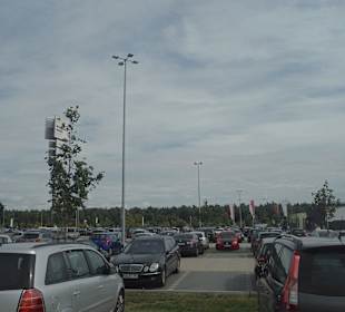 Desigenr Outlet Parkplatz (kostenfrei)