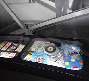 Ausstellungen in den Kugeln
