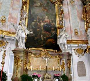 В церкви монастыря Этталь