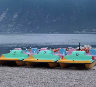 Tretboote am Gardasee