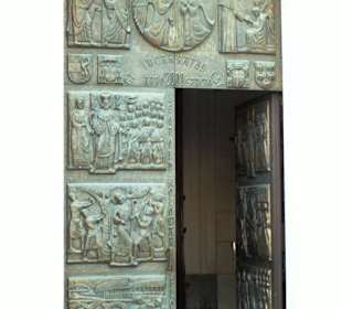 Eingangstor zur Domkirche