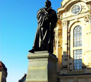 Sehr viele Denkmäler 