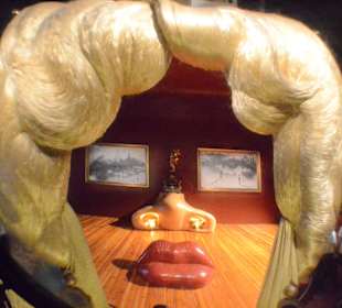 Najsłynniejsze dzieło - Teatro-Museo Dalí