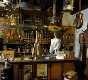 Blick in den Laden eines Schiffsausrüsters