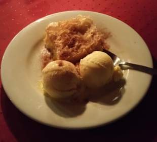 Galaktoboureko mit Eis