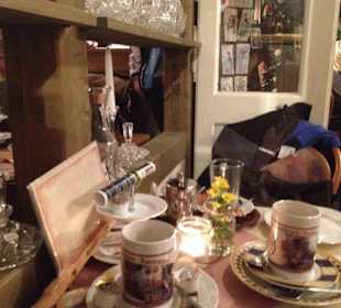 Im Café "Anno Dazumal"