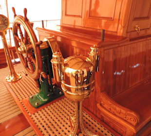 Heritage Pontoon ein kleiner Segler