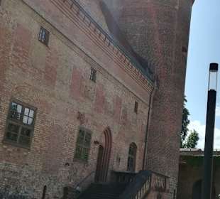 Hier geht es zu den alten Grundmauern