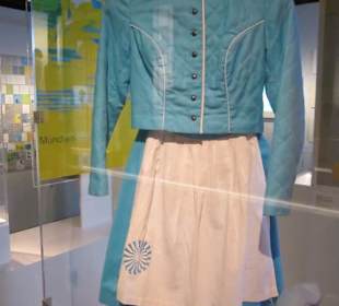 Dirndl vom der Olympiade München