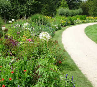 Rundgang durch den Park der Gärten