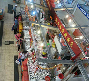 Blick von oben auf die Fischabteilung