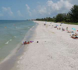 Strand Naples vom Naples Pier fotographiert