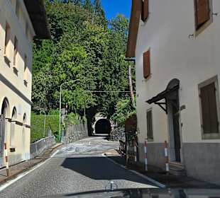 Umleitung z.Plöckenpass hier Rechts wegfahren