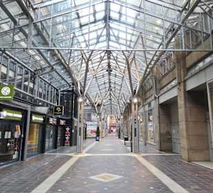 Rundgang durch die Lloyd Passage