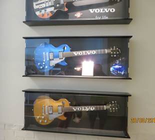 VOLVO Ausstellung Gitarrenbild