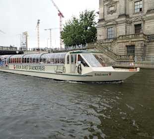 Viele Schiffe auf der Spree