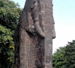 Der Elefant als Antikolonialdenkmal