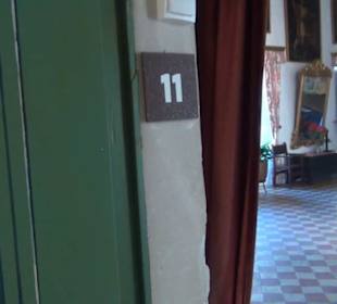 Erste Geschoss - Wohnzimmer mit Theaterbühne