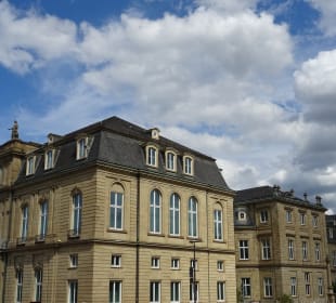  Neues Schloß
