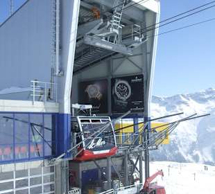 Talstation der Piz-Nair-Großgondelbahn, Corviglia
