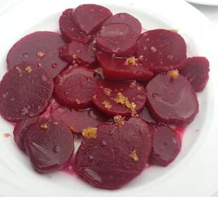 Meze:Rote Beete m. Olivenöl und frischem Knoblauch