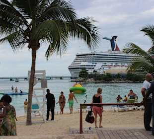 Strand in der Nähe des Hafens/Ochos Rios