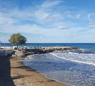 Strandpromenade Anissaras