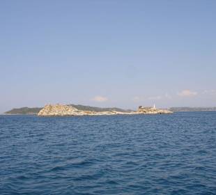 Bootsfahrt zu den Drenia-Islands