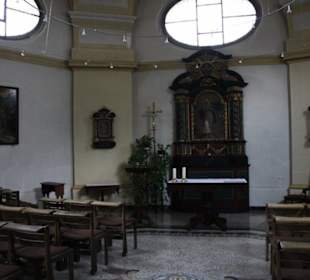 Andachtsraum neben Kirchenschiff